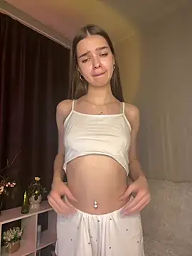 Snapshot of SkylineBliss chatting on 01-17-26, 03:44 SkylineBliss online show from 01-17-26, 03:44