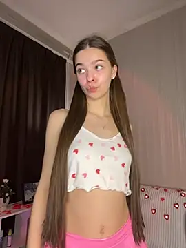 Snapshot of SkylineBliss chatting on 02-12-26, 09:10 SkylineBliss online show from 02-12-26, 09:10