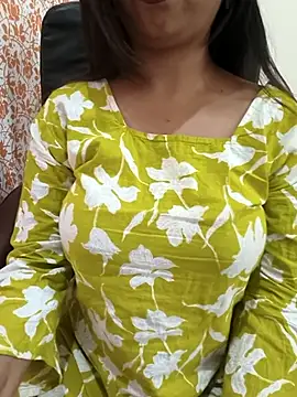 Hot Twinkle online show from 04-08-26, 06:24