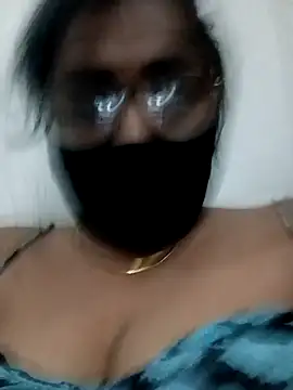 Queen-hot- online show from 04-10-26, 05:39