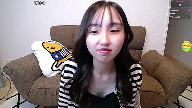 Snapshot of -Ema_ chatting on 07-14-26, 01:28 -Ema online show from 07-14-26, 01:28