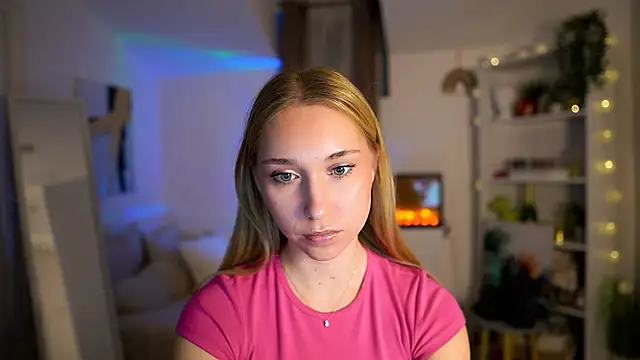 Snapshot of MilaBunny2000 chatting on 02-24-26, 02:15 MilaBunny2000 online show from 02-24-26, 02:15