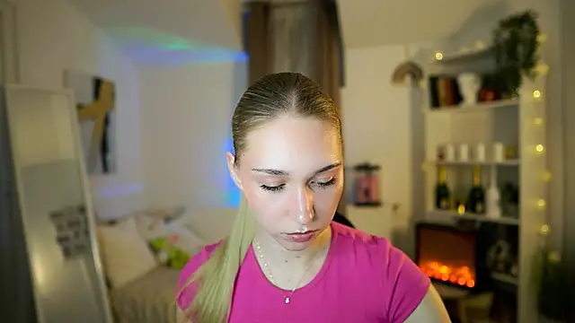 Snapshot of MilaBunny2000 chatting on 03-15-26, 02:56 MilaBunny2000 online show from 03-15-26, 02:56