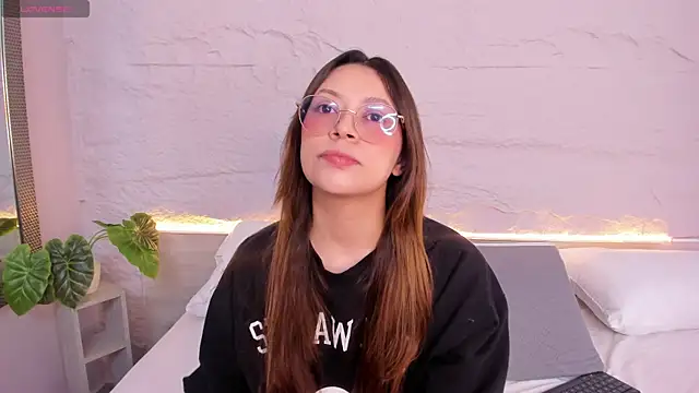 Snapshot of lanna_18_ chatting on 02-21-26, 11:44 lanna 18 online show from 02-21-26, 11:44