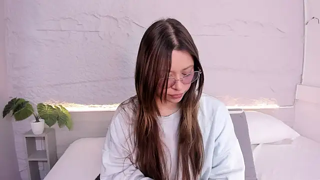 lanna 18  online show from 03-25-26, 11:49