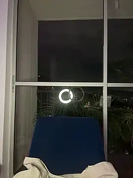 alesziarose  online show from 03-25-26, 11:55