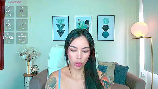 Snapshot of Alice_Price_ chatting on 01-11-26, 03:17 Alice Price online show from 01-11-26, 03:17