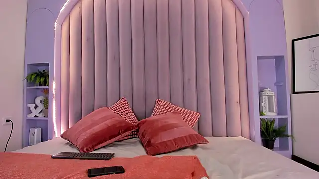 Snapshot of AmberStonne__ chatting on 02-19-26, 03:02 AmberStonne online show from 02-19-26, 03:02