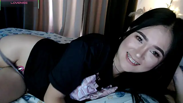 Snapshot of simplykhate chatting on 07-22-26, 01:41 simplykhate online show from 07-22-26, 01:41