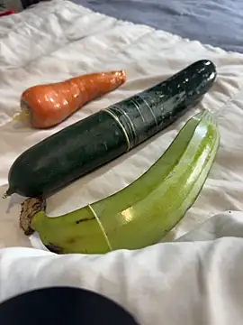 Snapshot of dani_bela chatting on 02-24-26, 02:20 dani bela online show from 02-24-26, 02:20