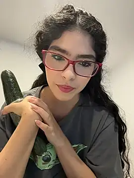 Snapshot of dani_bela chatting on 03-11-26, 04:07 dani bela online show from 03-11-26, 04:07