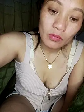 Snapshot of Piu_18 chatting on 02-08-26, 05:33 Piu 18 online show from 02-08-26, 05:33