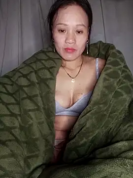 Snapshot of Piu_18 chatting on 02-18-26, 04:25 Piu 18 online show from 02-18-26, 04:25