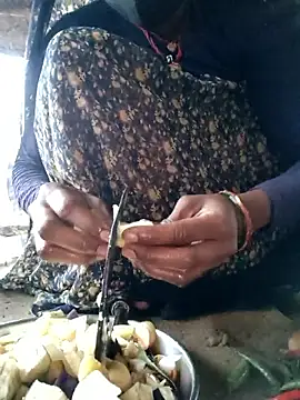 Snapshot of Queen_chayna chatting on 01-08-26, 01:52 Queen chayna online show from 01-08-26, 01:52