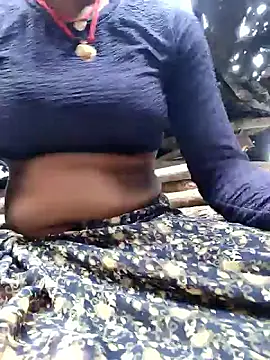 Snapshot of Queen_chayna chatting on 01-12-26, 09:47 Queen chayna online show from 01-12-26, 09:47