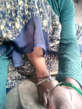 Snapshot of Queen_chayna chatting on 02-05-26, 01:32 Queen chayna online show from 02-05-26, 01:32