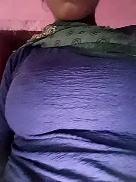 Snapshot of Queen_chayna chatting on 02-27-26, 02:22 Queen chayna online show from 02-27-26, 02:22