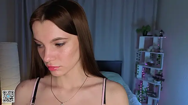 Snapshot of LaveraMeling chatting on 01-16-26, 04:05 LaveraMeling online show from 01-16-26, 04:05