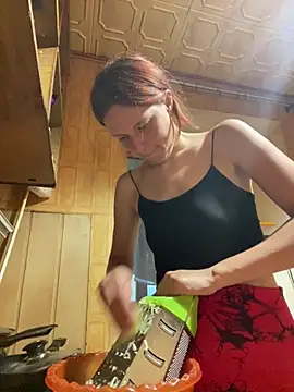 Lily Viola online show from 06-23-26, 05:11