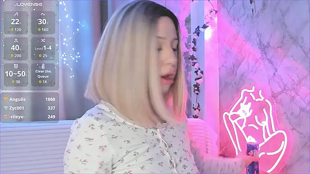 Snapshot of Necucubi02 chatting on 01-19-26, 07:45 Necucubi02 online show from 01-19-26, 07:45