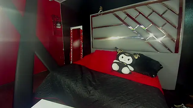 Snapshot of Mia_Miller001 chatting on 02-19-26, 07:21 Mia Miller001 online show from 02-19-26, 07:21