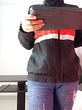 Snapshot of saray_reesee chatting on 01-16-26, 08:02 saray reesee online show from 01-16-26, 08:02