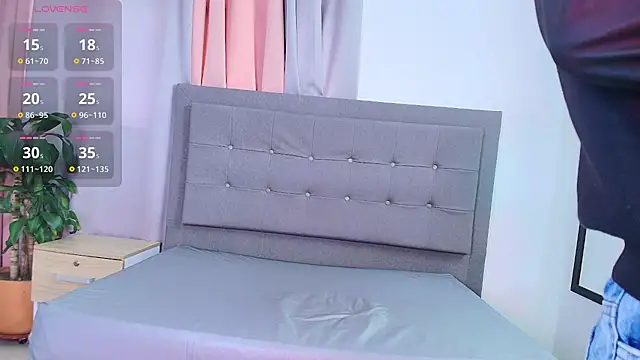 Snapshot of saray_reesee chatting on 02-19-26, 07:54 saray reesee online show from 02-19-26, 07:54