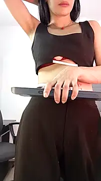 Snapshot of saray_reesee chatting on 02-21-26, 07:59 saray reesee online show from 02-21-26, 07:59