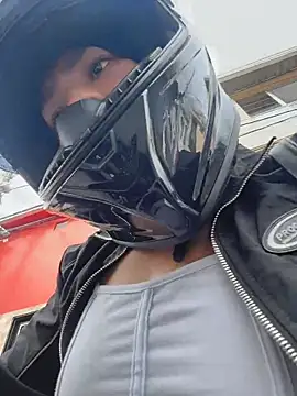 TaylorrHill online show from 04-10-26, 08:24