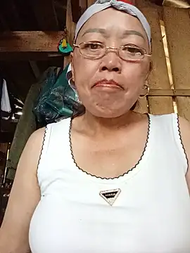 Snapshot of Agnes-baby chatting on 05-18-26, 04:07 Agnes-baby online show from 05-18-26, 04:07