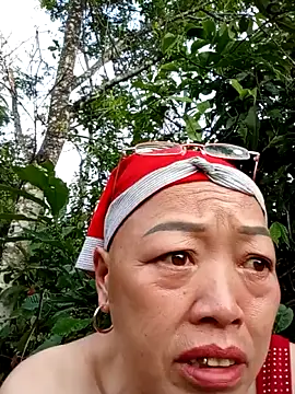Snapshot of Agnes-baby chatting on 05-21-26, 10:50 Agnes-baby online show from 05-21-26, 10:50