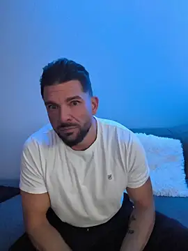 Snapshot of Angelo_33 chatting on 02-03-26, 02:22 Angelo 33 online show from 02-03-26, 02:22