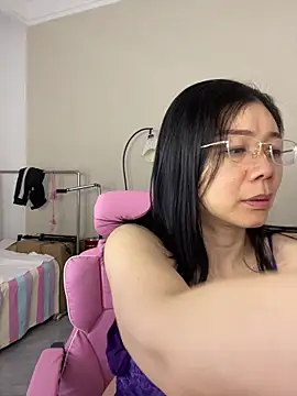 Snapshot of lukee666 chatting on 03-07-26, 04:31 lukee666 online show from 03-07-26, 04:31