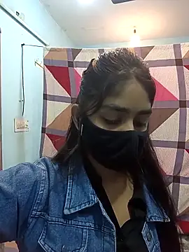 Snapshot of HotxMuskan chatting on 02-13-26, 10:00 HotxMuskan online show from 02-13-26, 10:00