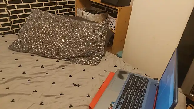 Snapshot of Spatgirl chatting on 02-15-26, 07:10 Spatgirl online show from 02-15-26, 07:10