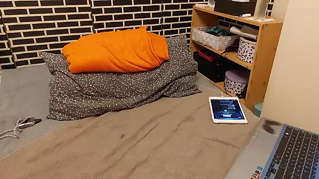 Snapshot of Spatgirl chatting on 02-26-26, 10:31 Spatgirl online show from 02-26-26, 10:31