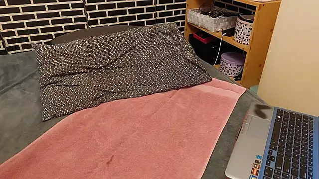 Snapshot of Spatgirl chatting on 03-01-26, 04:09 Spatgirl online show from 03-01-26, 04:09