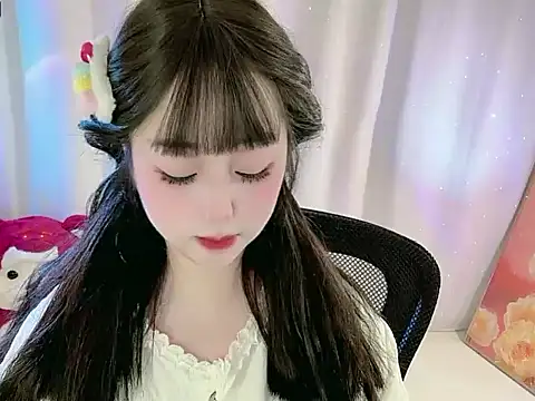 Snapshot of CLaire-5 chatting on 02-02-26, 12:15 CLaire-5 online show from 02-02-26, 12:15