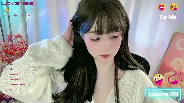 Snapshot of CLaire-5 chatting on 02-18-26, 07:04 CLaire-5 online show from 02-18-26, 07:04