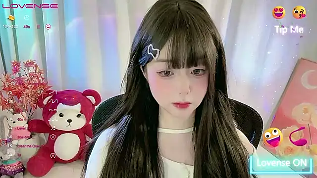 Snapshot of CLaire-5 chatting on 02-20-26, 01:33 CLaire-5 online show from 02-20-26, 01:33