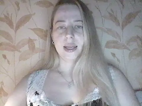 Snapshot of Miralisse chatting on 03-07-26, 07:22 Miralisse online show from 03-07-26, 07:22