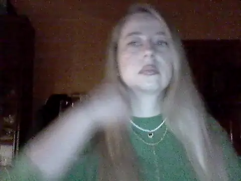 Snapshot of Miralisse chatting on 03-08-26, 08:45 Miralisse online show from 03-08-26, 08:45