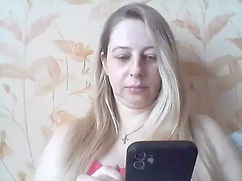 Snapshot of Miralisse chatting on 03-13-26, 09:16 Miralisse online show from 03-13-26, 09:16