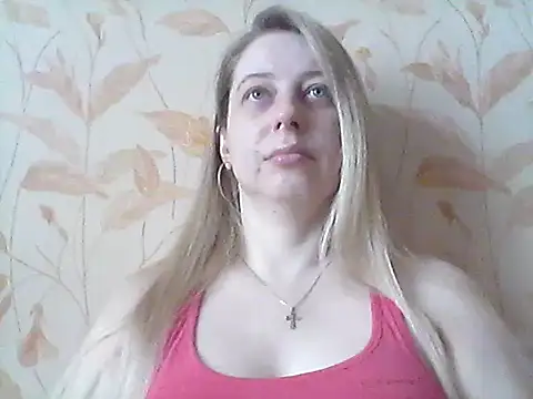 Snapshot of Miralisse chatting on 03-15-26, 09:26 Miralisse online show from 03-15-26, 09:26