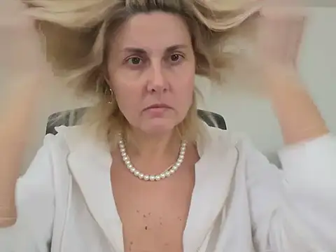 Amelia9798 online show from 01-06-26, 09:46