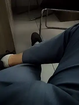 Snapshot of your_hot_dady chatting on 03-06-26, 09:11 your hot dady online show from 03-06-26, 09:11