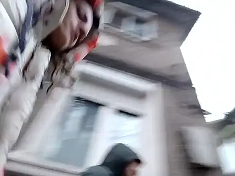 Snapshot of dear2002 chatting on 01-11-26, 02:55 dear2002 online show from 01-11-26, 02:55