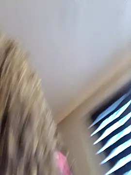 Snapshot of dear2002 chatting on 01-12-26, 03:06 dear2002 online show from 01-12-26, 03:06