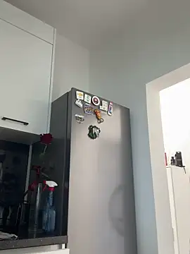 Snapshot of dear2002 chatting on 02-10-26, 12:31 dear2002 online show from 02-10-26, 12:31