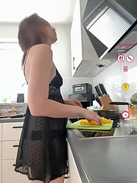 Ina-Immergeil online show from 05-12-26, 07:38